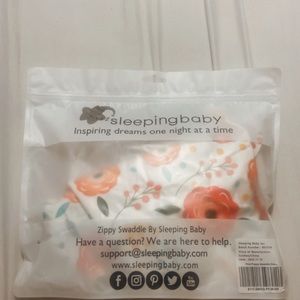 Sleepy baby zipadeezip swaddle pink poppy